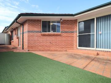 Extremely well kept original 3 bedroom villa
