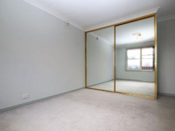 Extremely well kept original 3 bedroom villa