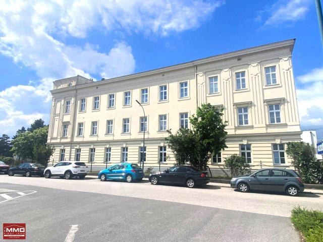 Extremes Wertsteigerungspotenzial ! Wunderschöne Altbauwohnung mit Südbalkon in Felixdorf