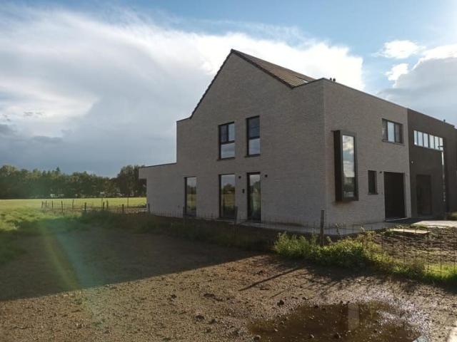 Extreem energiezuinige nieuwbouw met open zicht