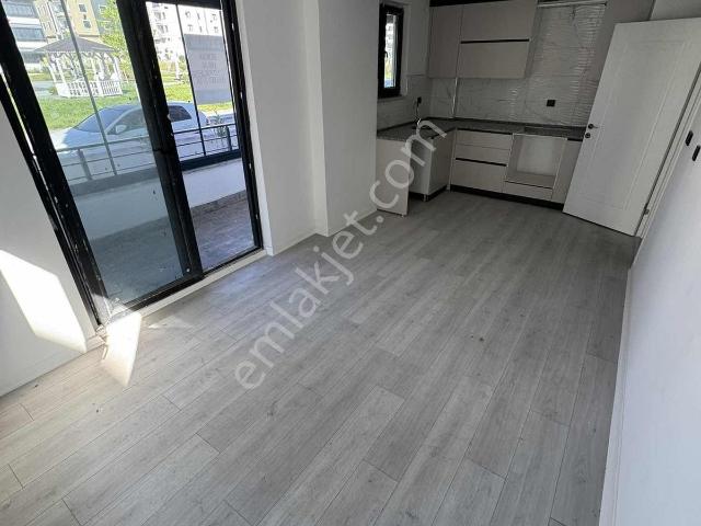 Eymen Yapı fen Lisesi Civarı 2+0 Sıfır Park Cepheli Daire