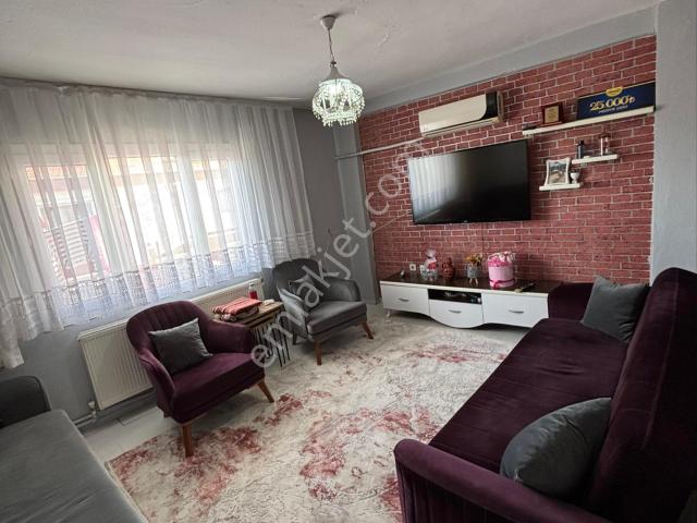 Eymen Emlaktan Eski Cuma Pazarı Civarı Satılık 3+1 Doğalgazlı Daire