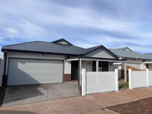 Eynesbury Rental Opportunity! Brand New 5 Bedroom Home