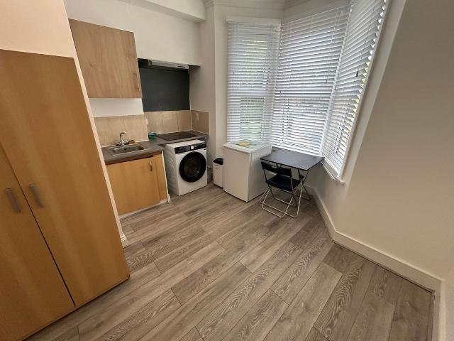 Eynham Road, London W12, Studio to rent, £1,230 pcm | PrimeLocation