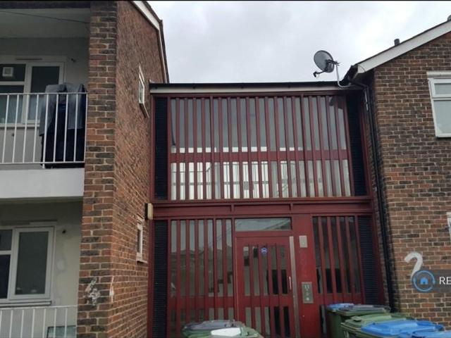 Eynsham Drive, London, SE2 1 bed flat to rent £1,345 pcm £310 pw