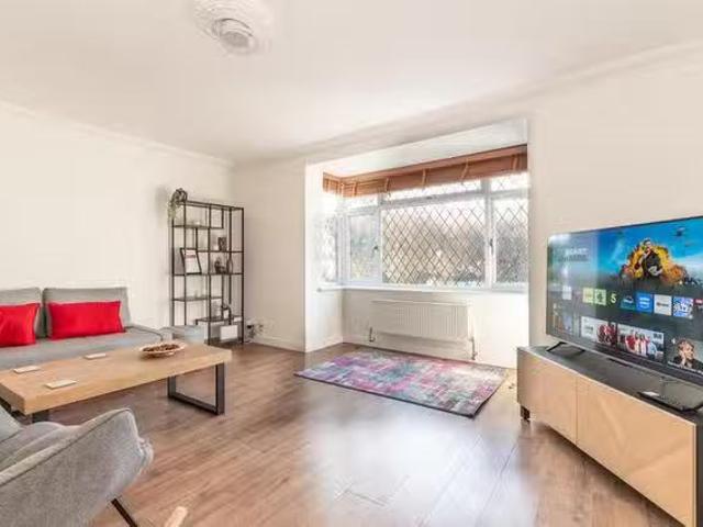 Eynsham Drive