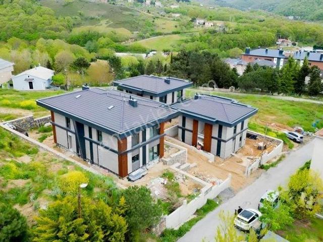 Şeyda Yavuz'dan Beykoz Y. Selim Mahallesinde 7+1 Satılık Villa
