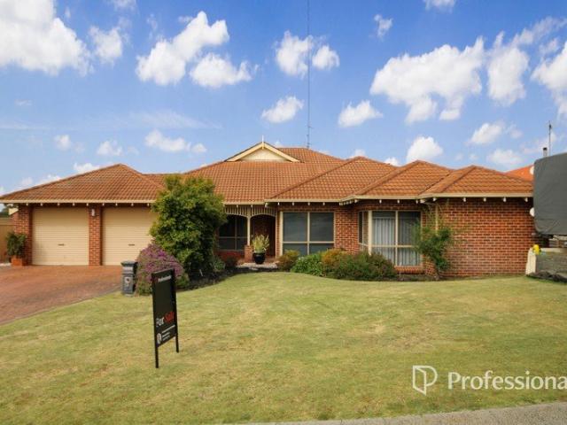 Eye Catching Family Home in Top Location!