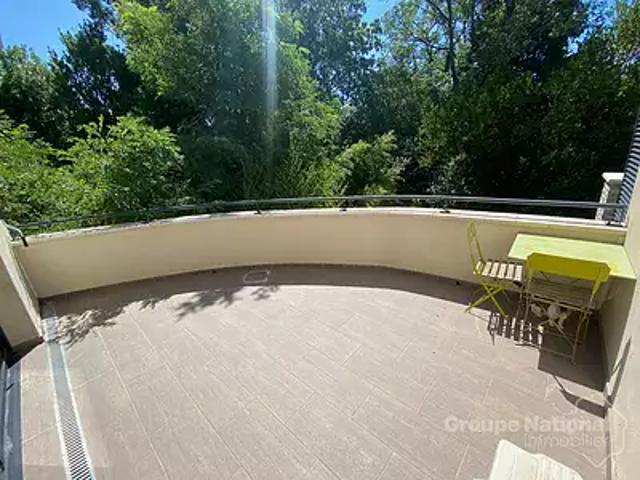 Eyguières 13430 Achat / Vente appartement 3 pièces t3 au dernier étage terrasse