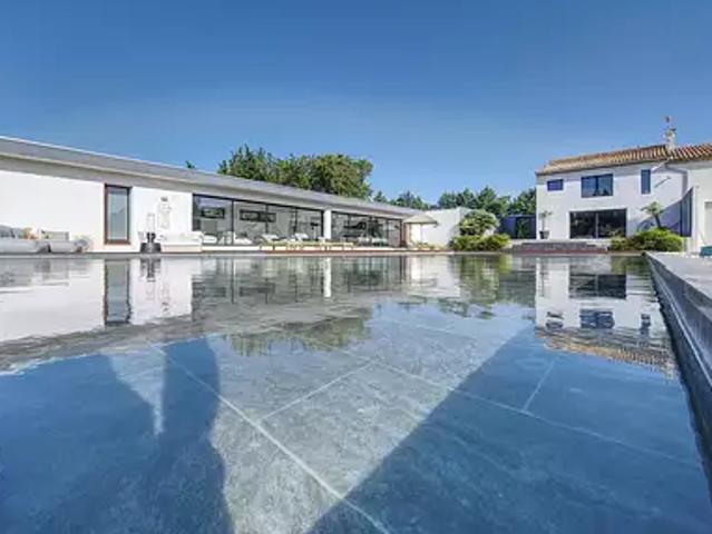 Eyguières 13430 Achat / Vente maison 7 pièces t7 au dernier étage