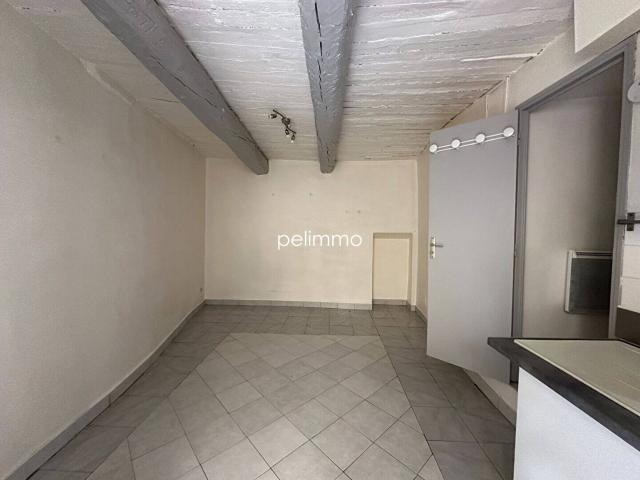EYGUIERES STUDIO 18,10 m2