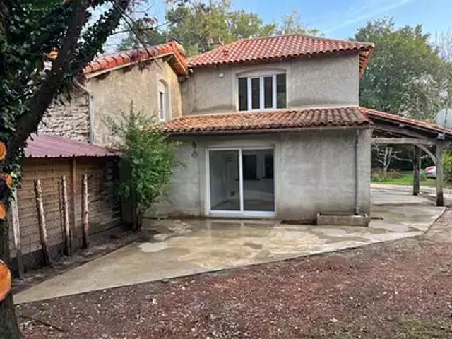 Eygurande et Gardedeuil 24700 Location maison 3 pièces t3 parking