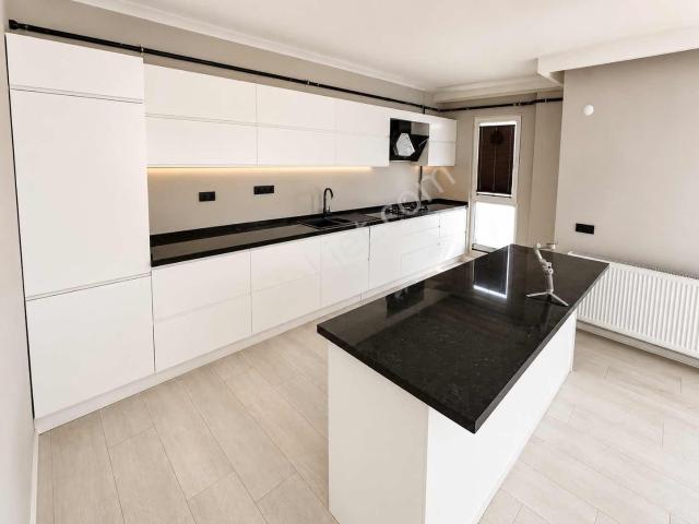 Eyg`den Satılık 3+1 Ara Kat Balkanda Site İçi Emsallerin Altında