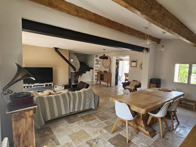 Eyragues Maison 4 Chambres Avec Beau Terrain Et Piscine 150m² Eyragues