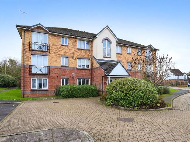 Eyston Drive, Weybridge, Surrey KT13, 1 bed flat to rent, £1,750 pcm | PrimeLocation