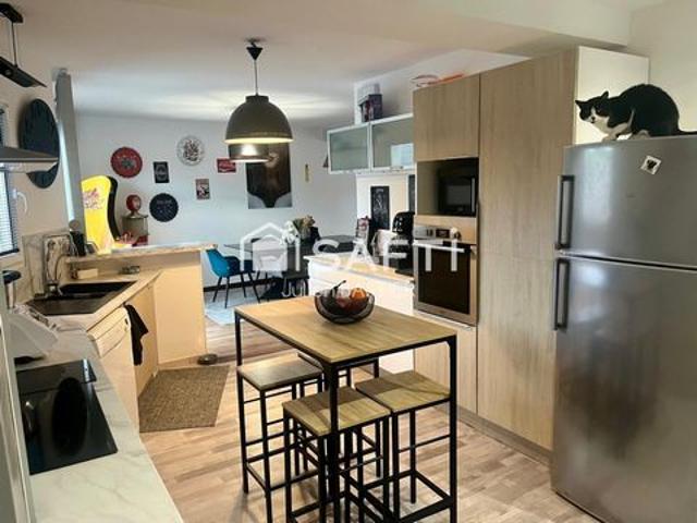 Eysines / Caudéran – Maison d'environ 127m2 avec 4 chambres, 2 extérieurs, stationnement