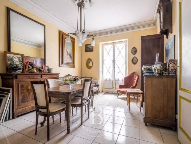 Eysines Le Vigean Maison en pierre de 260 m² Jardin Parking