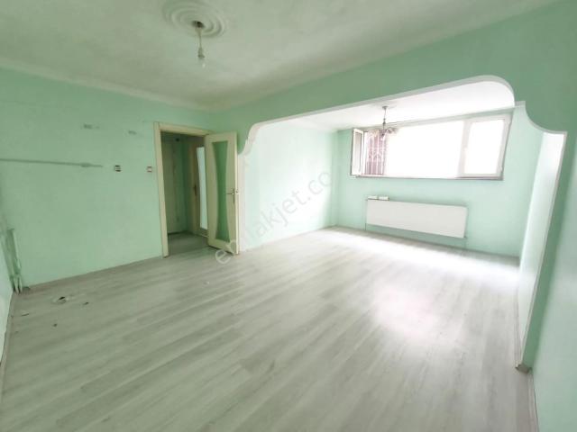 Eyüp Nişancı B.haydar 2+1 / 100m2 / Bahçeli / Kombili / Metrobüse tramvaya 7 8 Dk