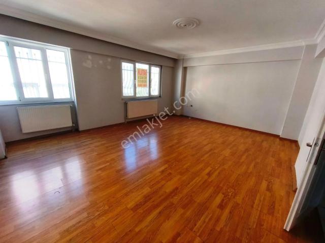 Eyüp Nişancı Belediye Arka Sokağı 3+1, 160m2, Manzaralı, Bakımlı, Dublex Daire
