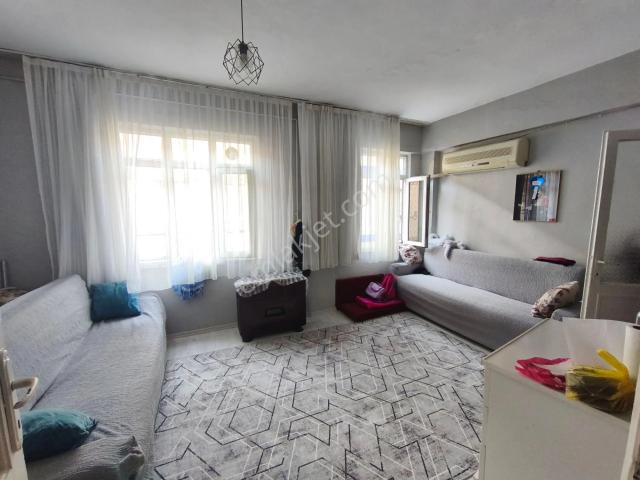 Eyüp Nişancı Metrobüse 5 6dk / 2+1 / 1.kat / Arsa Tapulu / Kiracılı Daire