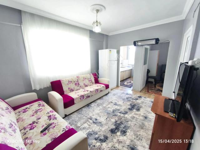Eyüp Nişancı Metrobüse 5dk. 1+1,yüksek Giriş / Arsa Tapulu, 16.000tl Kiracılı Daire