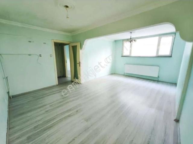 Eyüp Nişanci B.haydar / 2+1 / Net 90m2 / Bahçeli / Kat Mulkiyetli / Bahce Kat Daire