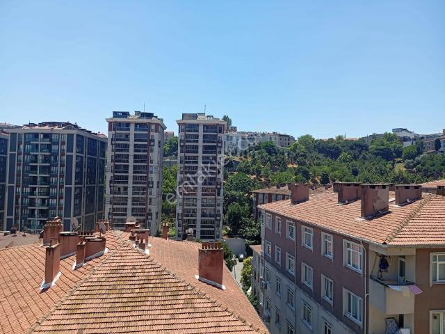 Eyüp Belediyesine Ve Hastaneye Tranvaya Yakın Kiralık Daire İçi Yapılı