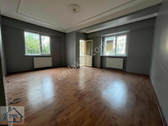 Eyüp Esentepe'de Satılık 3+1 Daire, 100m², Balkonlu, Krediye Uyg