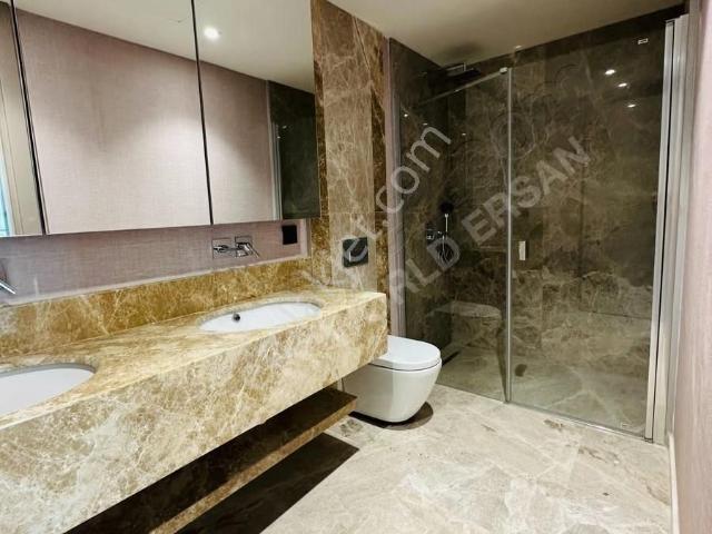 Eyüp Göktürk'te Yeni Sitede 335m² 5+1 Kiralık Bahçe Dubleks