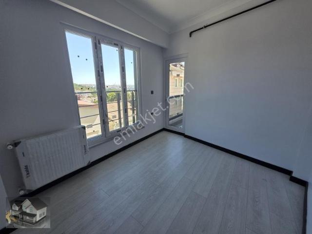 Eyüp İslambeyde Caddeye Yakın Konumda Satılık 1+1. 2+1. Ve 3+1