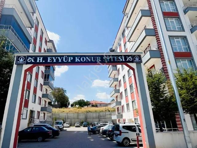 Eyüp Konur Konaklarında Site İçinde 2+1 Daire Kilerli 115 M2