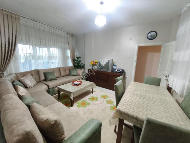 Eyüp Topçılar Mh. 2+1 / 90m2 / Düz Giriş / Bakımlı / Masrafsız / Arsa Tapulu Daire