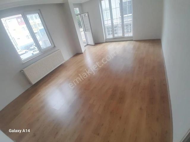 Eyüp Yeşilpınar Özlem Çarli Sında Kiralik 2+1 Temiz Daire