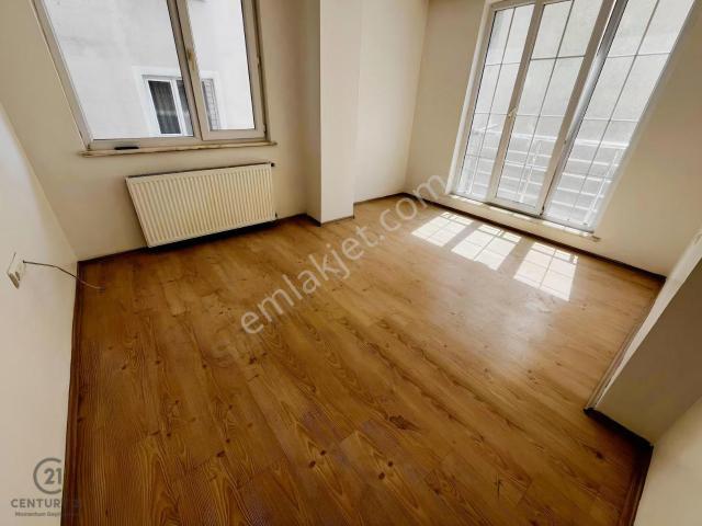 Eyüpsultan Güzeltepe Mahallesi Barbaros Caddesi 2+1kiralık Daire