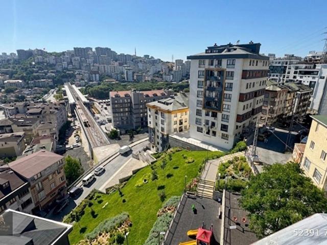 EYÜPSULTAN GÜZELTEPE,MAHALLESİN,DE 4+2 SATILIK LÜKS DUBLEX DAİRE FIRSATI.