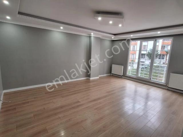 Eyüpsultan Çırçır Mah. Satılık Daire 5+2 Cadde Üzeri Otoparklı Avantajlı Fiyat