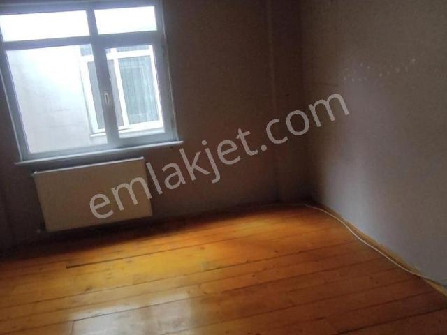 Eyüpsultan Rami Yeni Mahalle 2+1 Ara Kat Boş Satılık Daire