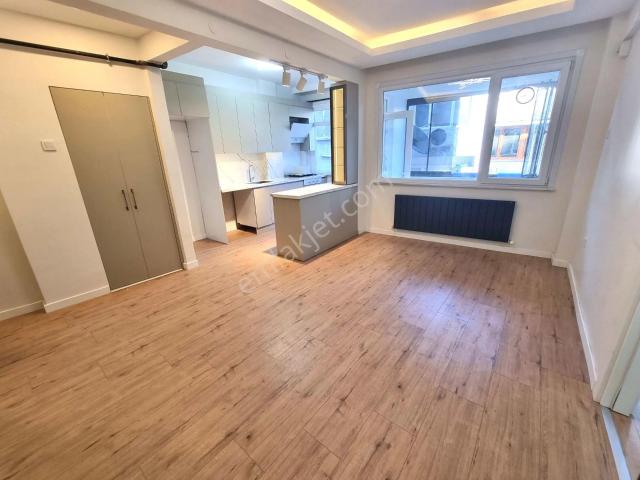 Eyüpsultanda İçi Yenilenmiş Tertemiz Durumda Kiralık 2+1 Daire