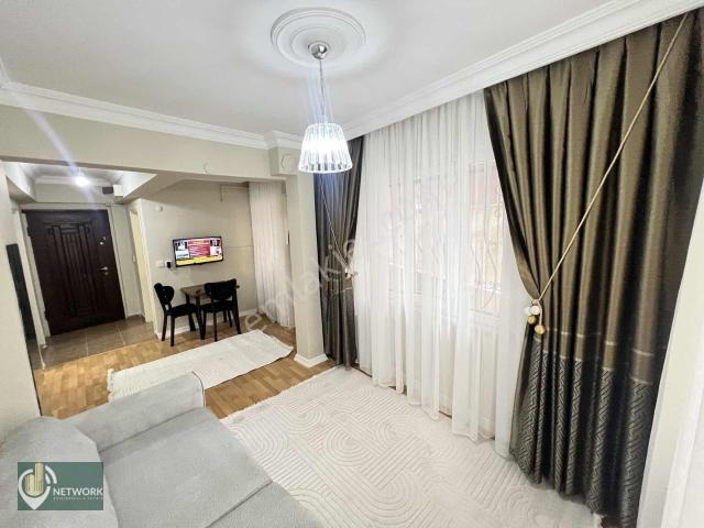 Eyüpte Sıfır Eşyalı Merkezi Konumda Kiralık 1+1 Daire
