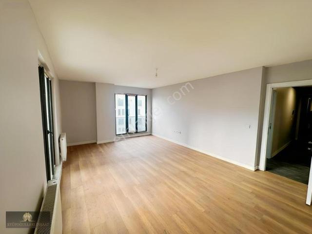 Eyyüp Alibeyköyde Manzaralı Satılık Oturuma Hazır Sitede 3+1