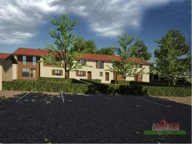 EYZIN PINET, Plateau à aménager de 94.90 m² avec jardin