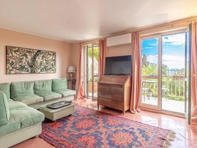 Eze b/m, maison jumelée avec 4 ch, terrasse, vue mer, parking
