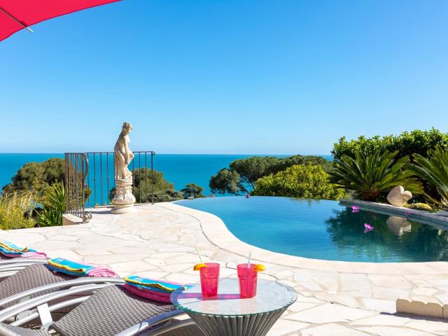 EZE Bord de mer Villa 4 bedrooms | Sea view | Pool | Garage