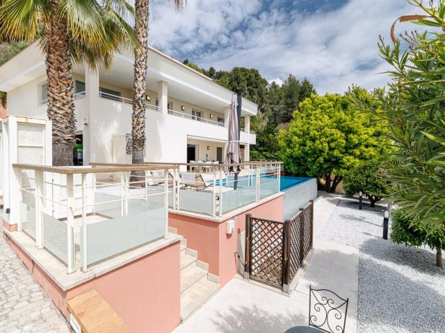 Eze Villa contemporaine exceptionnelle avec vue sur la mer. 231m² Eze