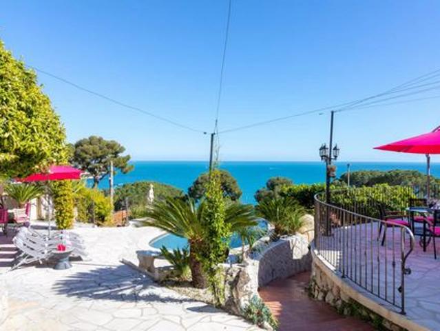 Eze, Villa avec 5 chambres, piscine, vue mer et garage