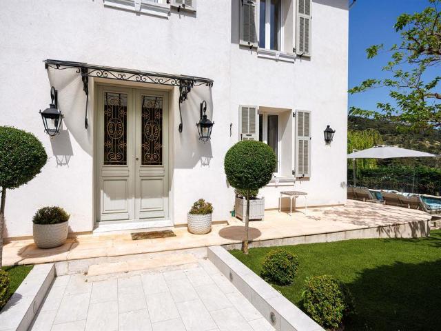 Èze Villa Belle Époque avec vue mer et village médiéval Situ. 280m² Eze