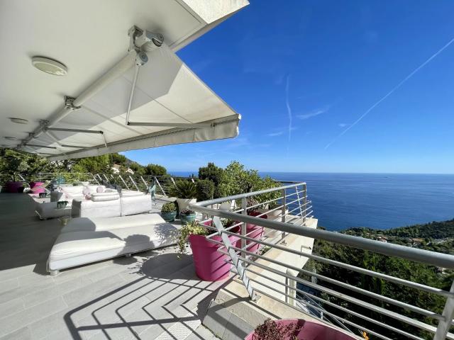 Eze village, superbe appartement avec vue mer panoramique. 210m² Eze