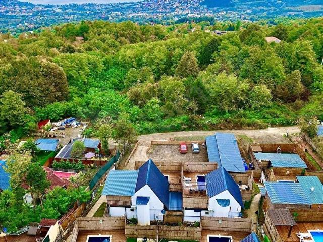 EZGİ DOĞAN'DAN DEVREN 4 ADET BUNGALOVLU GÖL MANZARALI TESİS