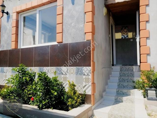 Ezine Yaylacık Köyünde 1 Ev Fiyatına Satılık 3 Ev