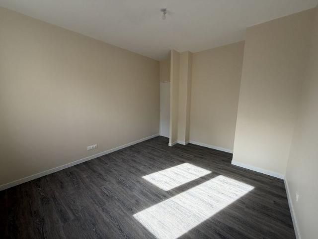 F3 81.18m ²